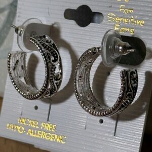 Main Street .75” Women’s Small Hoop Silver Earrings hypoallergenic nickel free